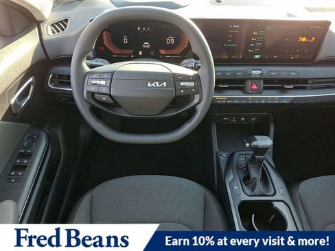 New 2026 Kia K4 LXS image 7