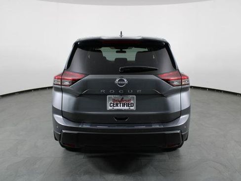 Certified 2025 Nissan Rogue SV FWD image 11