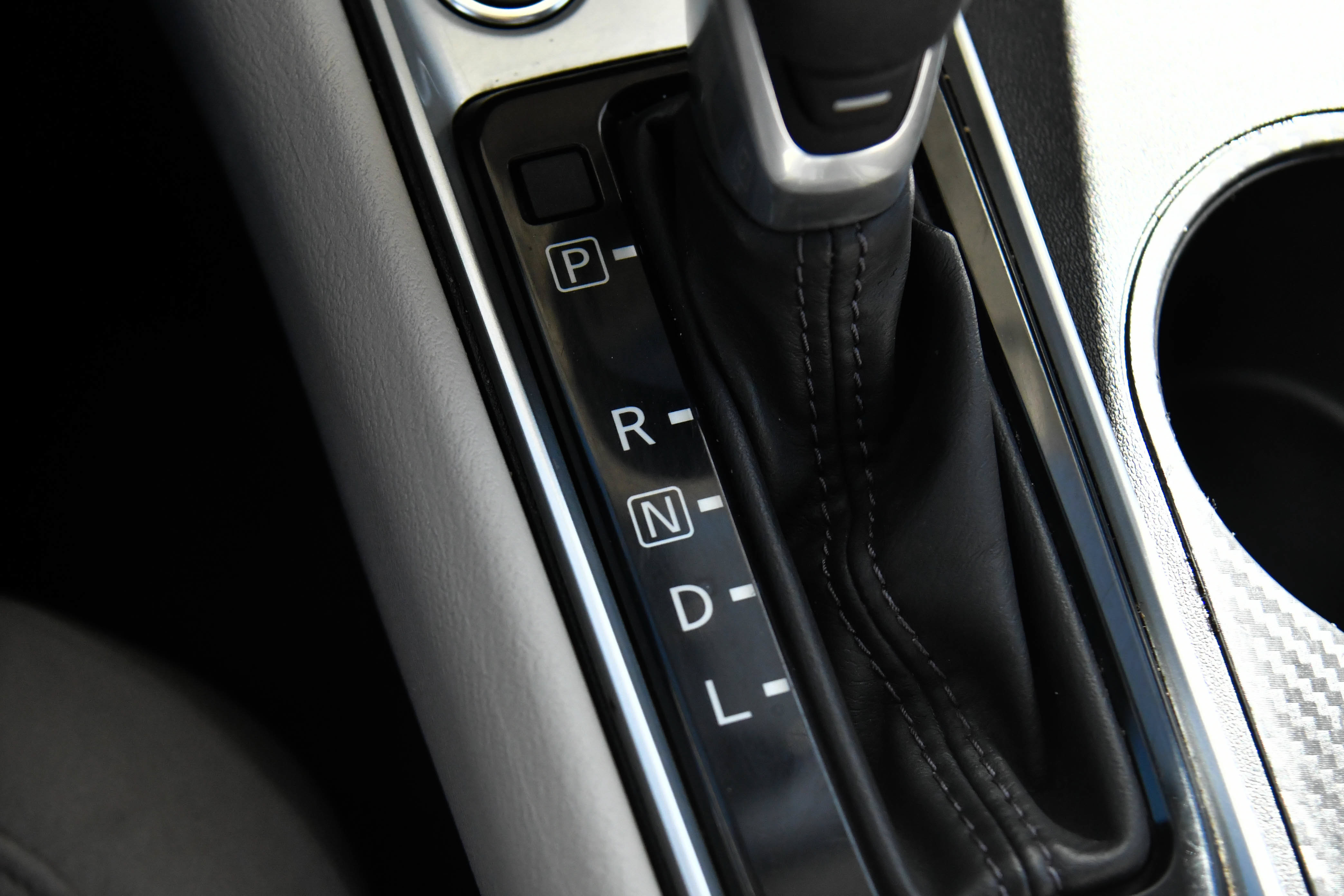Used 2025 Nissan Altima 2.5 SV FWD image 25