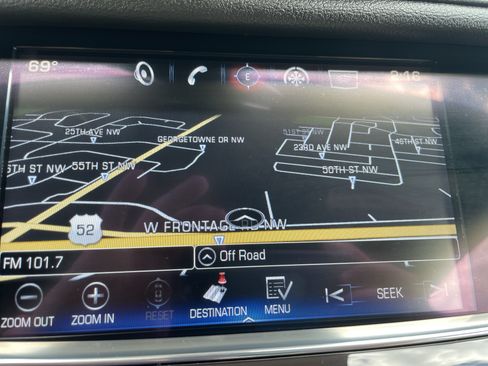 Used 2017 Cadillac XT5 Luxury w/ Driver Awareness Package AWD/4WD image 22