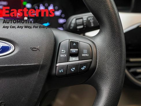 Used 2021 Ford Escape SE image 15