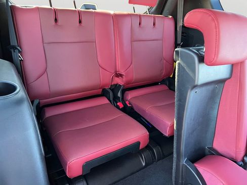 Used 2023 Lexus GX 460 Premium w/ Premium Package image 9