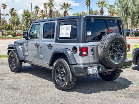 Used 2018 Jeep Wrangler Unlimited Sport AWD/4WD image 5