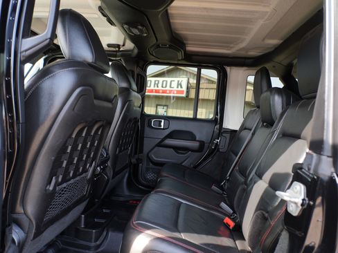 Used 2018 Jeep Wrangler Unlimited Rubicon AWD/4WD image 18