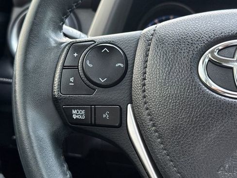 Used 2017 Toyota RAV4 XLE FWD image 29