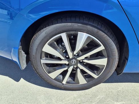 Certified 2025 Nissan Sentra SV w/ SV Premium Package FWD image 23
