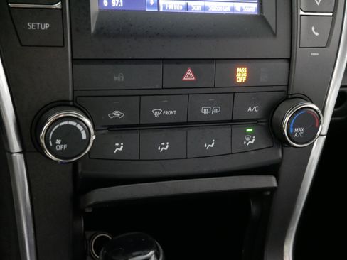 Used 2016 Toyota Camry SE image 23