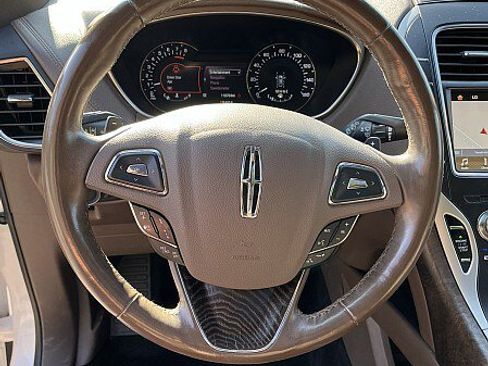 Used 2018 Lincoln MKX Reserve w/ Driver Assistance Package FWD image 9