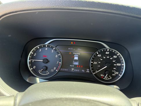 Used 2024 Nissan Frontier SV AWD/4WD image 11