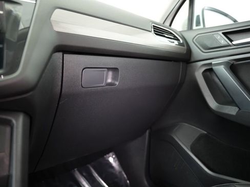 Used 2021 Volkswagen Tiguan SE w/ Panoramic Sunroof Package FWD image 46