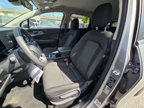 Used 2024 Kia Sportage LX image 11