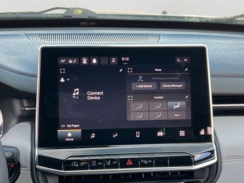 Used 2023 Jeep Compass Limited image 19