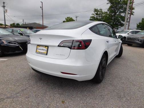 Used 2022 Tesla Model 3 Long Range AWD/4WD image 5