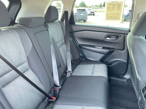 Used 2025 Nissan Rogue SV image 38