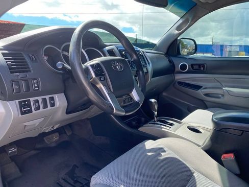 Used 2015 Toyota Tacoma 4x4 Double Cab image 9