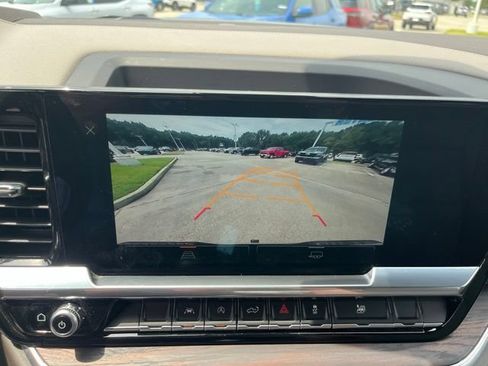 Used 2022 GMC Sierra 1500 SLT AWD/4WD image 25
