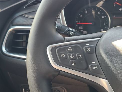 Used 2023 Chevrolet Equinox Premier AWD/4WD image 17