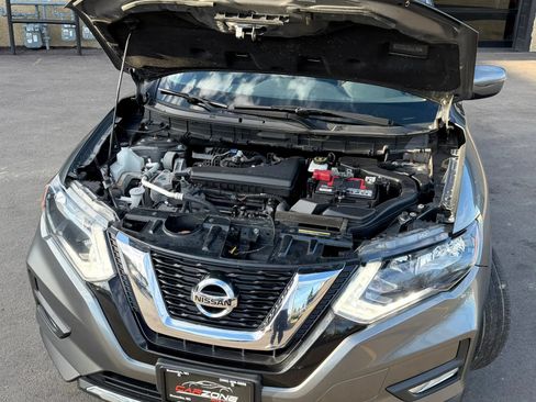 Used 2017 Nissan Rogue SV AWD/4WD image 24