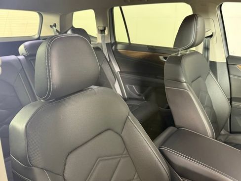 Used 2024 Volkswagen Atlas SE FWD image 31