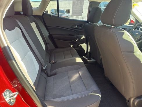 Used 2024 Chevrolet Trax LS w/ LS Convenience Package image 8