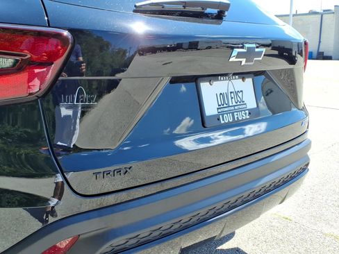 Used 2024 Chevrolet Trax RS w/ Driver Confidence Package FWD image 34