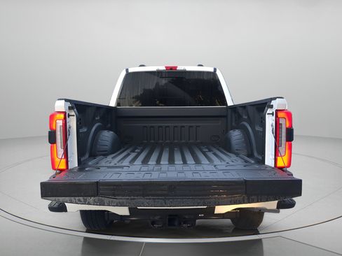 Certified 2025 Ford F250 Platinum w/ FX4 Off-Road Package AWD/4WD image 46