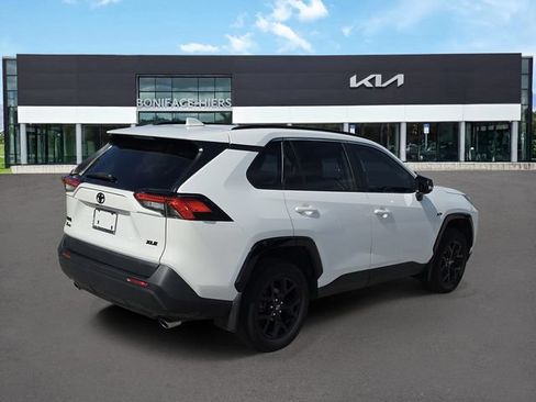 Used 2024 Toyota RAV4 XLE FWD image 4