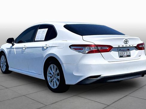 Used 2018 Toyota Camry LE FWD image 11