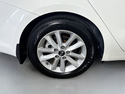Used 2017 Kia Forte S FWD image 32
