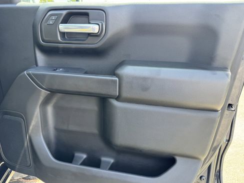 Used 2022 Chevrolet Silverado 1500 Custom RWD image 9