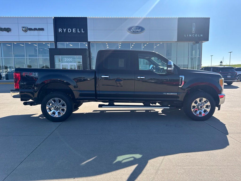 Used 2017 Ford F250 Lariat w/ Lariat Ultimate Package AWD/4WD image 2