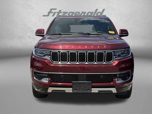Used 2022 Jeep Wagoneer Series III w/ Premium Group I AWD/4WD image 2