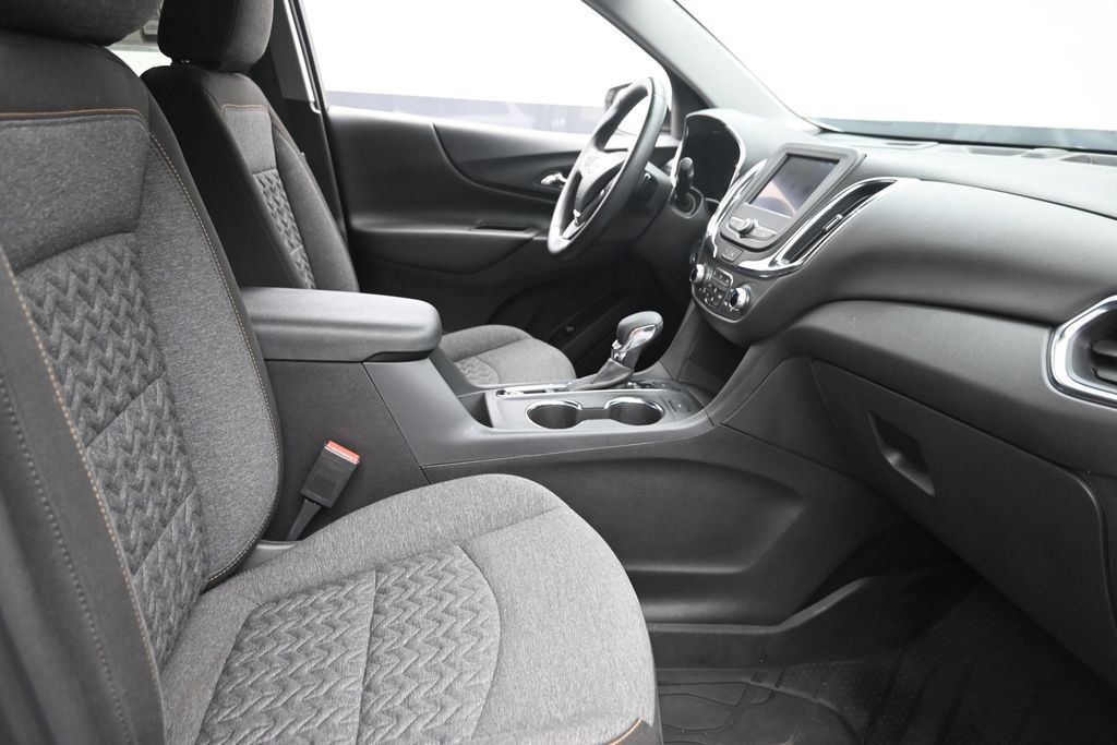 Used 2024 Chevrolet Equinox LT AWD/4WD image 9