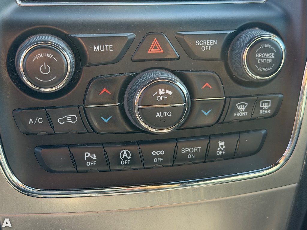 Used 2018 Jeep Grand Cherokee Limited AWD/4WD image 12