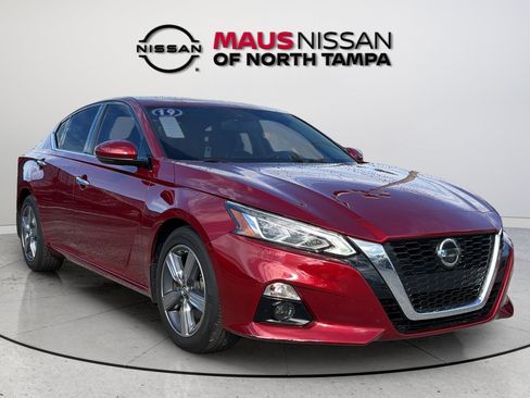 Used 2019 Nissan Altima 2.5 SV FWD image 1