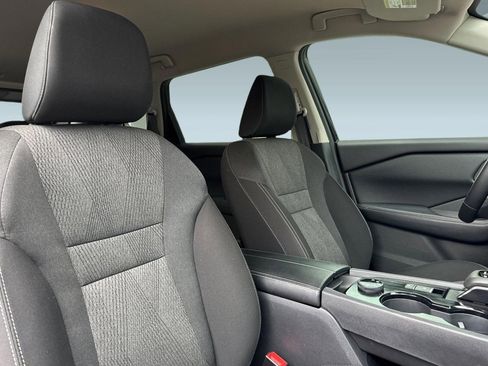 Used 2025 Nissan Rogue SV AWD/4WD image 30