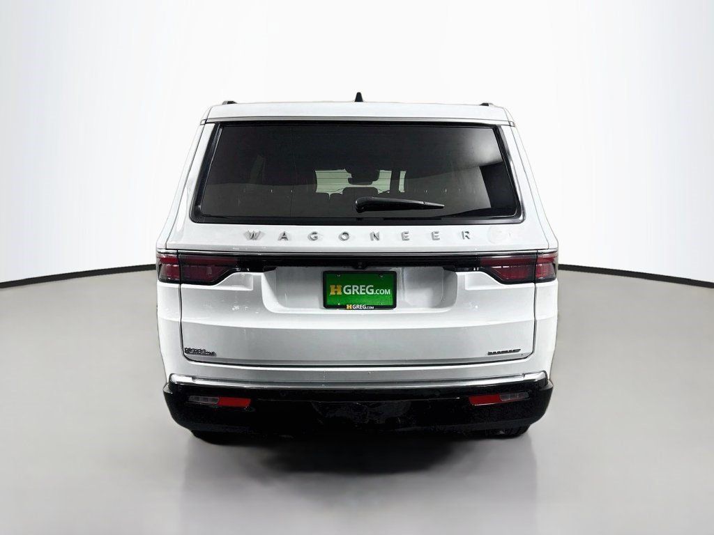 Used 2024 Jeep Wagoneer Series II w/ Flexible Seating Group RWD image 8