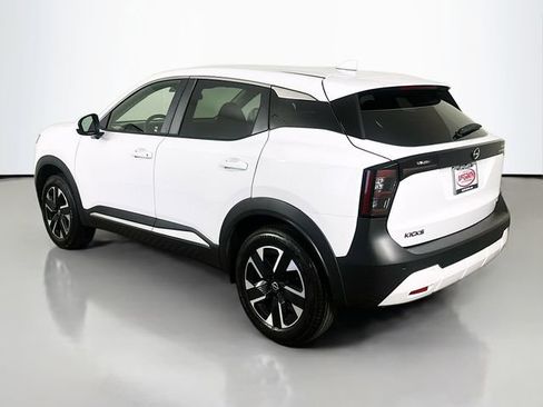 Used 2025 Nissan Kicks SV AWD/4WD image 15