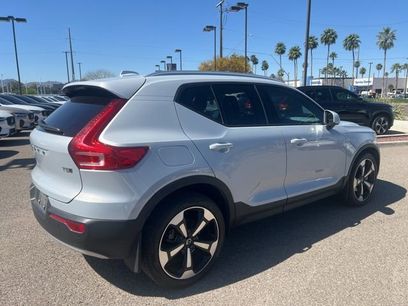 Used 2020 Volvo XC40 T5 Momentum w/ Protection Package Premier