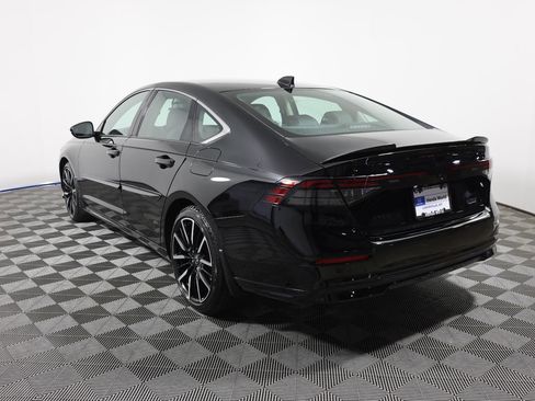 Used 2023 Honda Accord Touring image 7