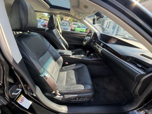 Used 2013 Lexus ES 350 w/ Luxury Pkg FWD image 19