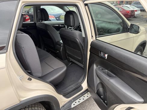 Used 2011 Kia Sorento LX w/ Convenience Pkg image 24