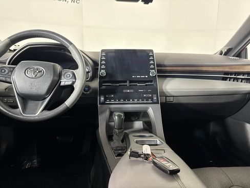 Used 2022 Toyota Avalon Limited w/ Advanced Safety Package FWD image 23