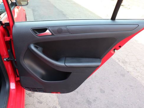 Used 2012 Volkswagen Jetta SE FWD image 35