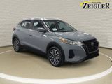 Used 2024 Nissan Kicks SV image 3