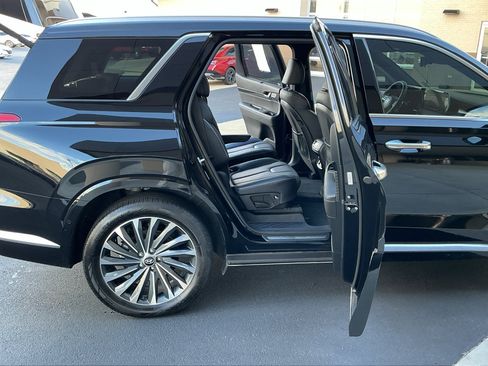 Used 2023 Hyundai Palisade Calligraphy w/ Cargo Package image 16