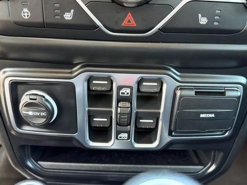 Used 2020 Jeep Wrangler Unlimited Sport S AWD/4WD image 29