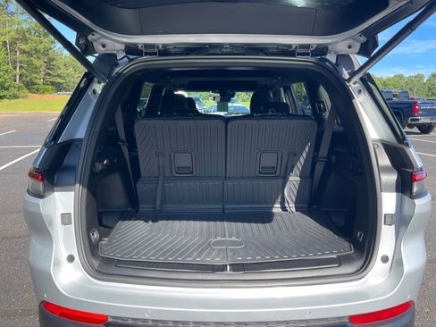 Used 2025 Jeep Grand Cherokee L Altitude RWD image 15