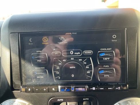 Used 2016 Jeep Wrangler Unlimited Rubicon image 32