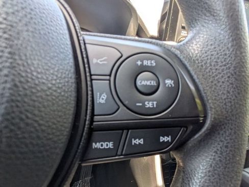 Used 2020 Toyota RAV4 XLE FWD image 17